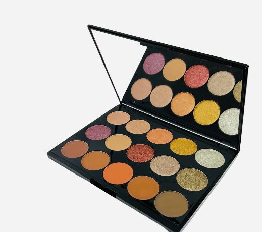 MATTE / SHIMMER EYESHADOW PALETTE " LUX ".