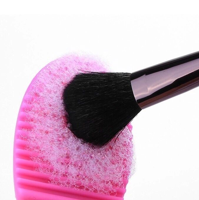 MAKE UP BRUSH CLEANER