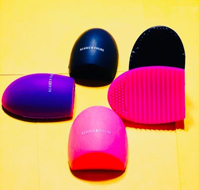 MAKE UP BRUSH CLEANER